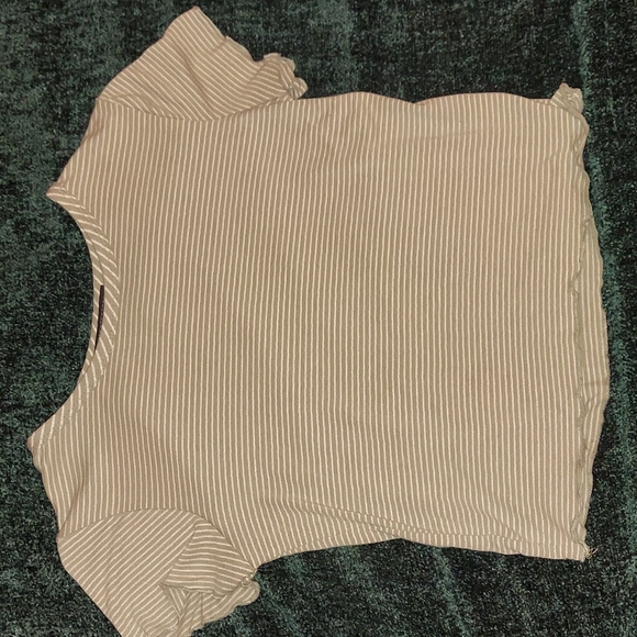 Casual Crop Top - Picture 1 of 2